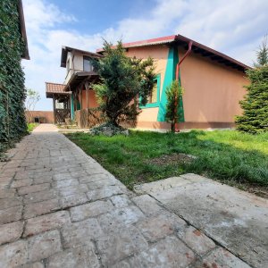  Casa deosebita duplex cu doua apartamente separate