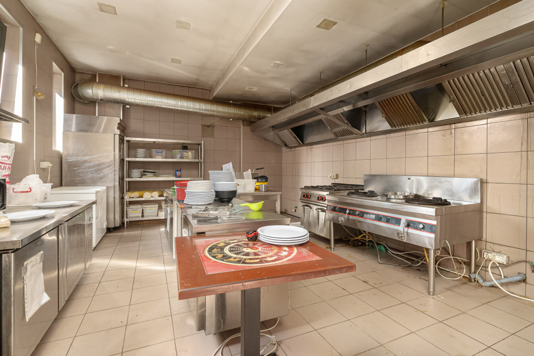 Spatiu comercial 450 mp total, P+1, parcul IOR stradal